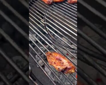My FAVORITE way to make WINGS #bbq #shorts